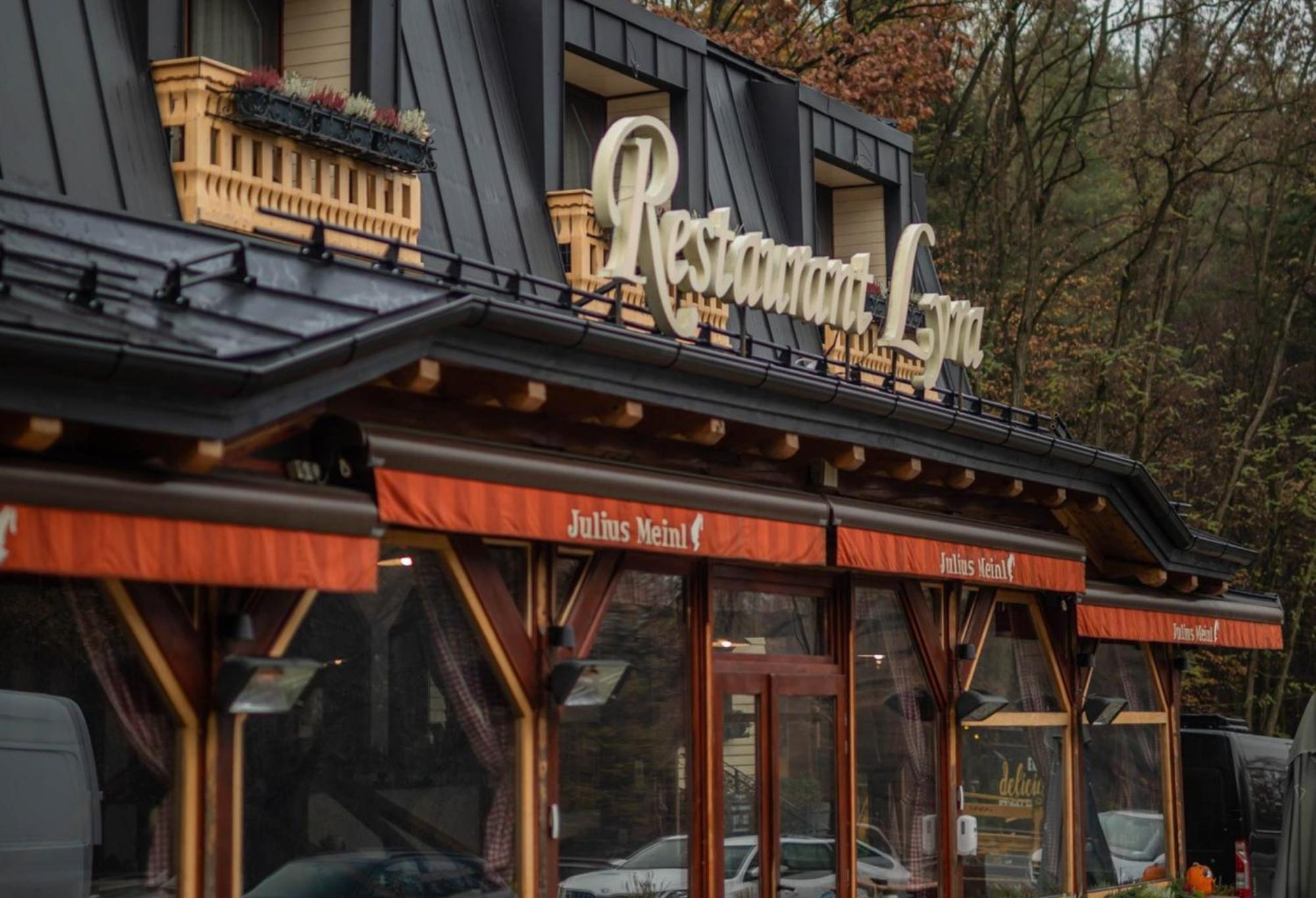 Pensiune Restaurant Lyra Corunca Buitenkant foto